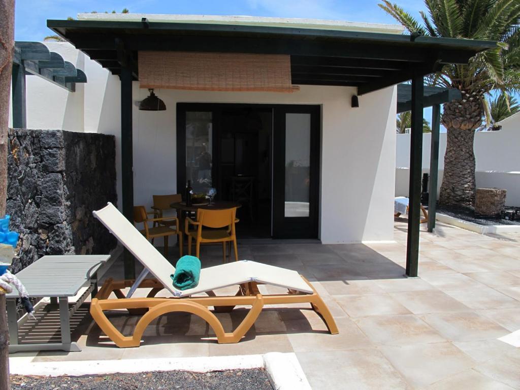 Bungalow Goa Pool View, Playa Roca Residence Sea Front Access - Free Ac - Wifi Costa Teguise Eksteriør bilde