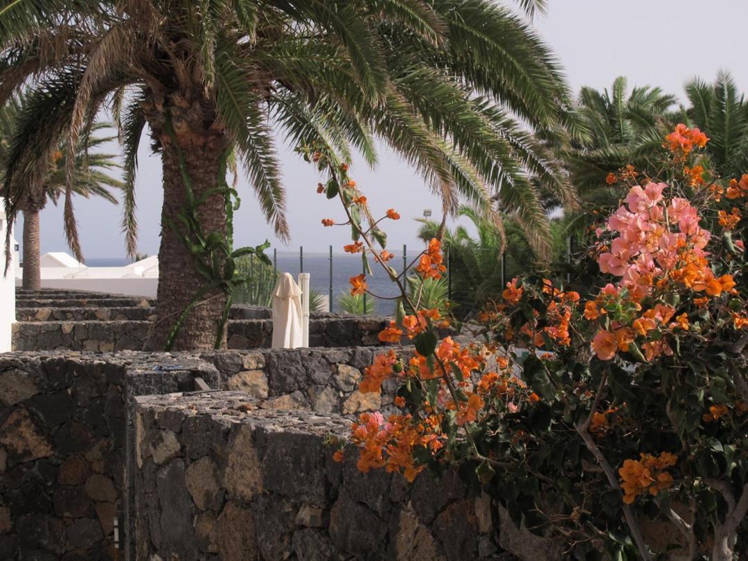 Bungalow Goa Pool View, Playa Roca Residence Sea Front Access - Free Ac - Wifi Costa Teguise Eksteriør bilde