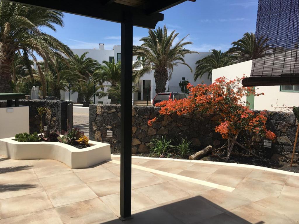 Bungalow Goa Pool View, Playa Roca Residence Sea Front Access - Free Ac - Wifi Costa Teguise Eksteriør bilde
