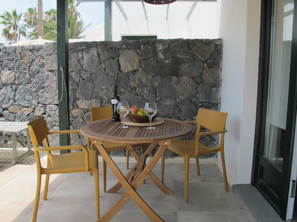 Bungalow Goa Pool View, Playa Roca Residence Sea Front Access - Free Ac - Wifi Costa Teguise Eksteriør bilde