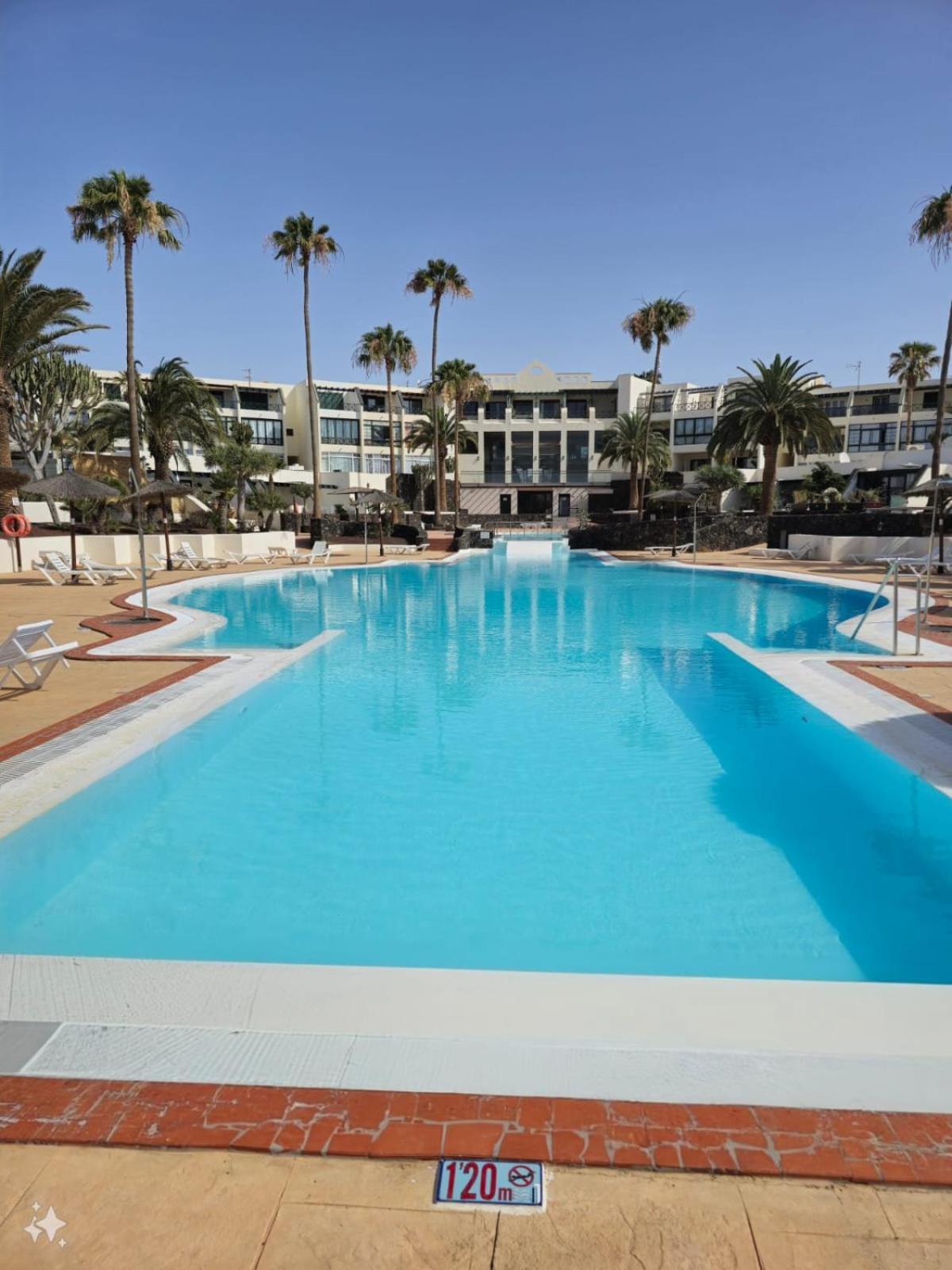 Bungalow Goa Pool View, Playa Roca Residence Sea Front Access - Free Ac - Wifi Costa Teguise Eksteriør bilde